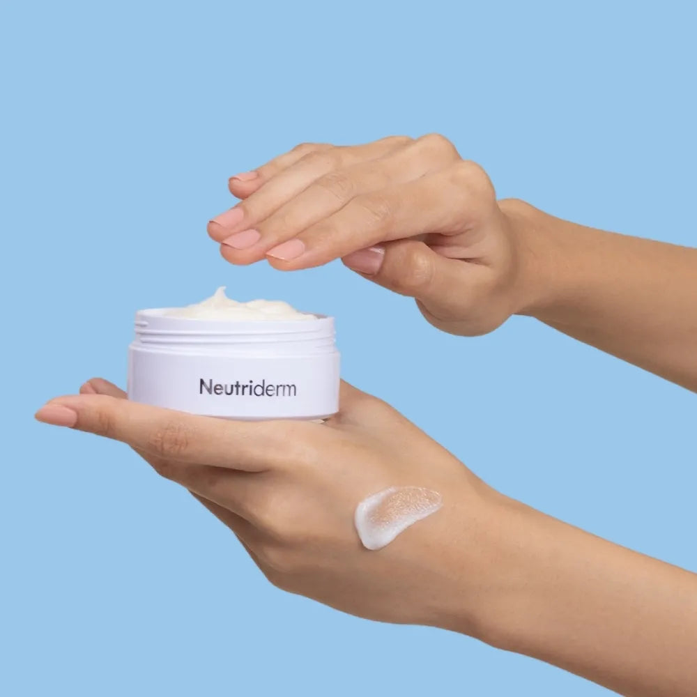  Elevate your skincare routine with Neutriderm Cleansing Balm. This gentle, balm-to-oil cleanser dissolves stubborn makeup and impurities, leaving your skin soft, supple, and refreshed. Suitable for all skin types.